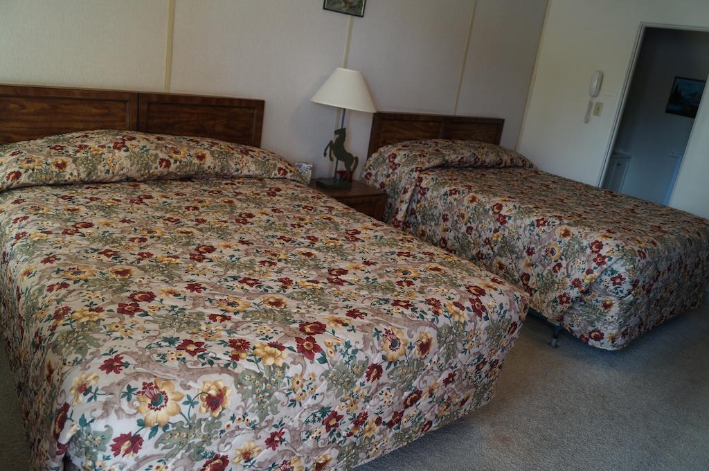 Canyon Lodge Motel Panguitch Room photo